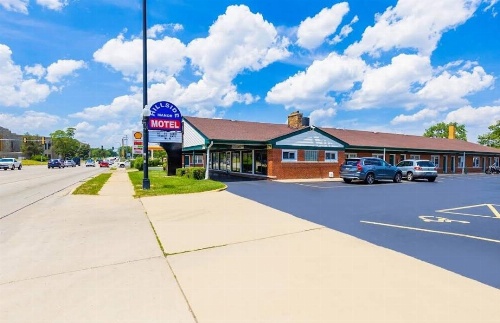 Hillside Manor Motel image 1