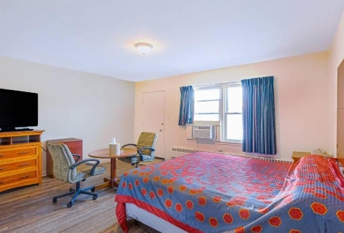 Hillside Manor Motel image 3